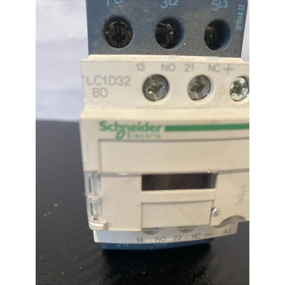 Telemecanique Schneider Electric LC1DT20‎ 24 VDC Contactor With LAD4TBDL - USED